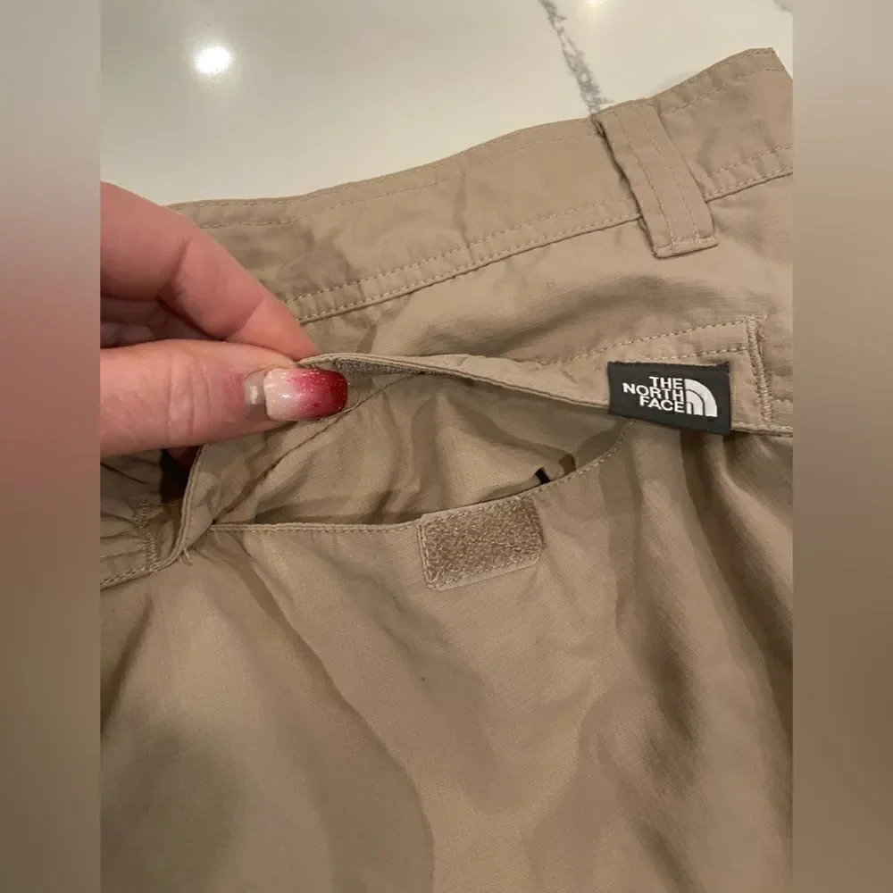 The North Face Mens 24 Horizon 2.0 Cargo Utility Shorts Beige Khaki Hiking